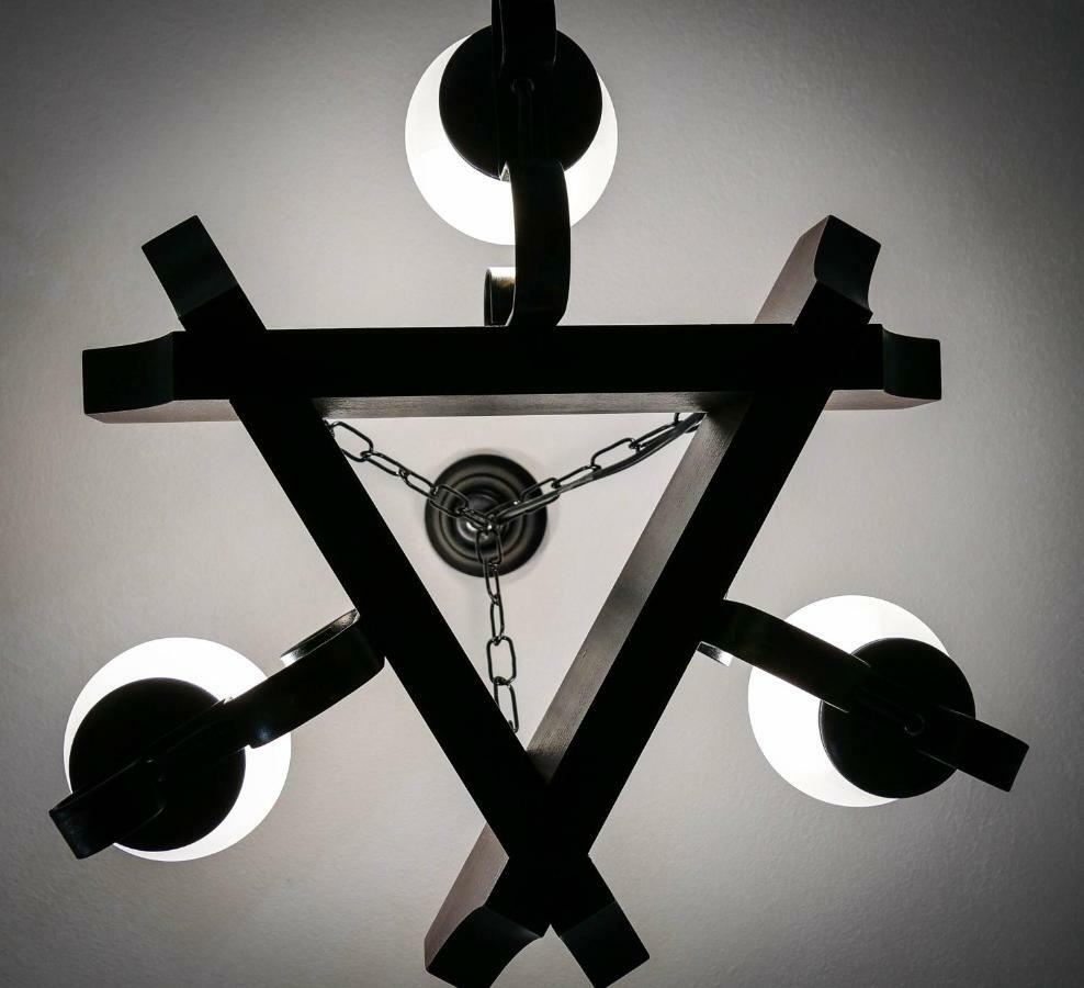 Pensiunea Gradinarilor Cu Ciubar Si Statie De Incarcare Electrica Auto Comanesti  Luaran gambar